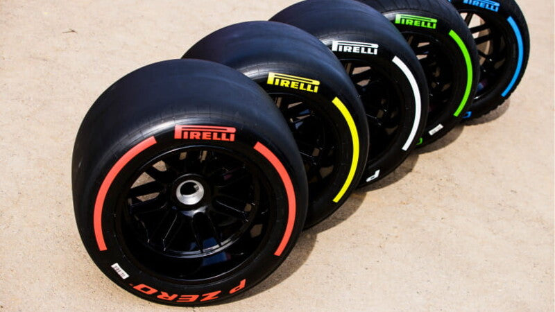 Official PIRELLI Formula 1 wheel 1:1 18''